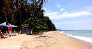 Der Khuk Khak Beach bei Khao Lak