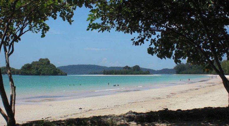 Der Nopparatara Beach bei Krabi