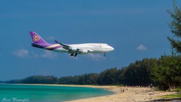 Thai Airways Boeing 747 im Anflug auf den Phuket International Airport